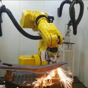 機(jī)械手激光切割機(jī)——高效精準(zhǔn)，重塑金屬加工