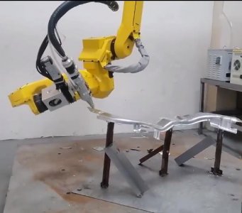 機(jī)械手三維激光切割機(jī)——突破維度限制，解鎖